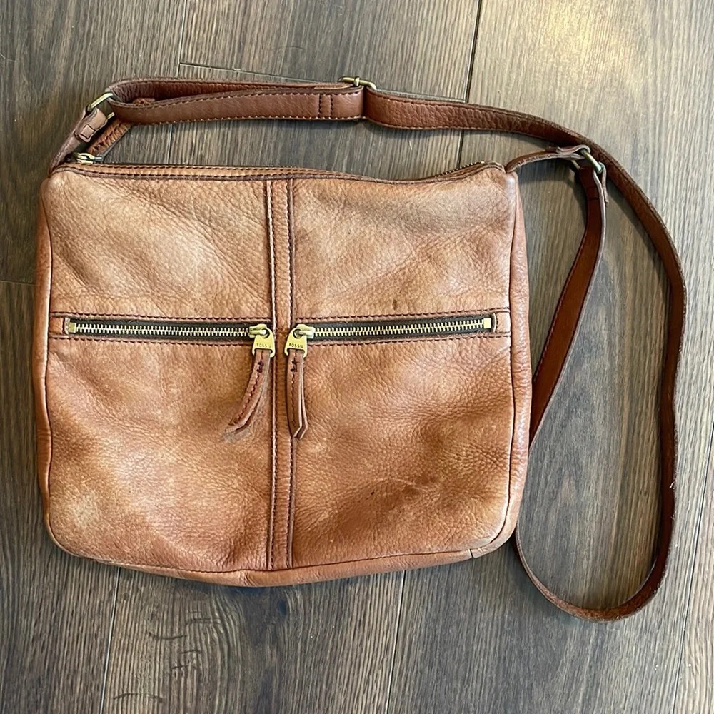 Fossil |  Elise Brown Leather Purse